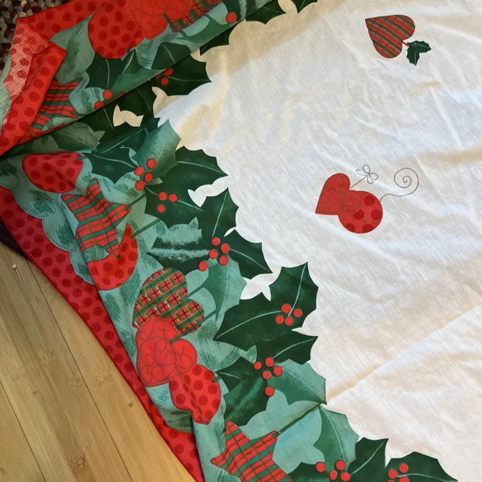 Toalha de mesa de Natal corações estrelas lua azevinho aplicativo. Poliéster 116”x84” - Imagem 4 de 4