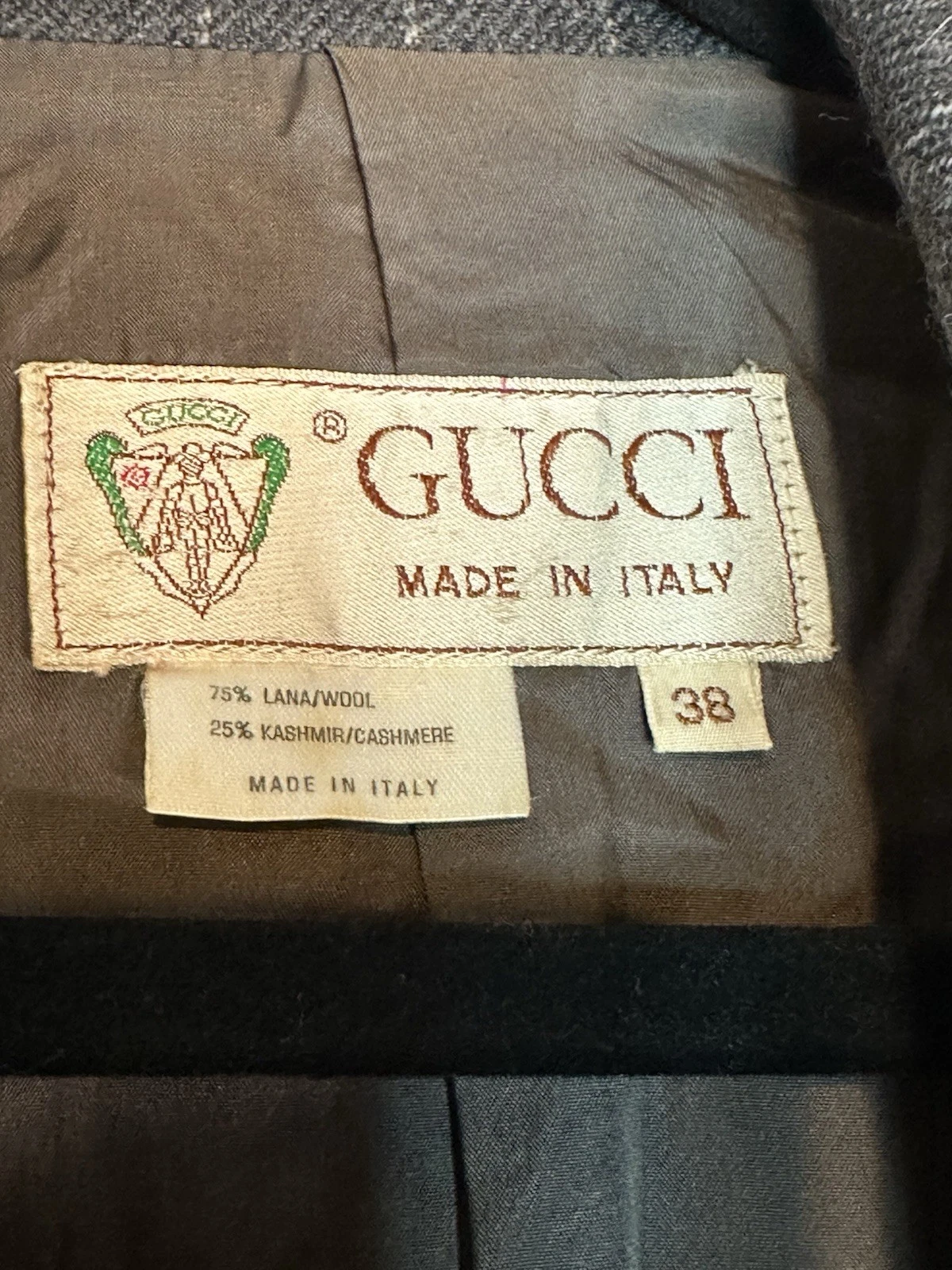 Veste blazer manteau vintage Gucci 38, 75% laine 25% cachemire. Fabriqué en Italie.
