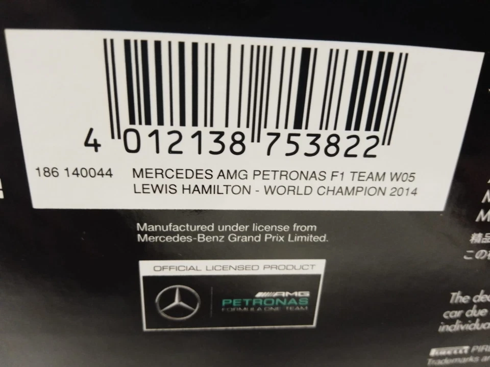 Minichamps Mercedes W05 #44 Lewis Hamilton World Champion 2014 1/18 186140044 - Immagine 4 di 4