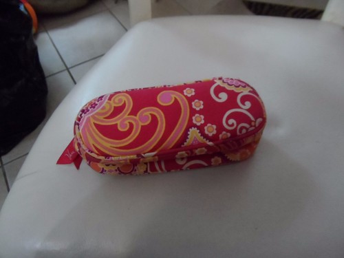 Vera bradley zip around sunglass eyeglass case in Raspberry Fizz pattern