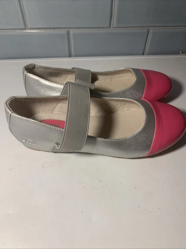 Zapatos Mary Jane de cuero para niñas Umi talla 32EU / 1 EE. UU. Foto 2 de 4