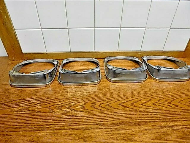 Bisel de faros Buick Wildcat 1968 Foto 2 de 4