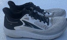 Altra Torin 7 Women  s Size 9 Black  White Colorway Running Shoes