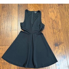 Express Womens Fit and Flare Dress Black Sleeveless V Back Zip Size 6