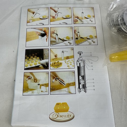 Prensa para galletas MARCATO con 20 discos de diseño y folleto - Imagen 7 de 7