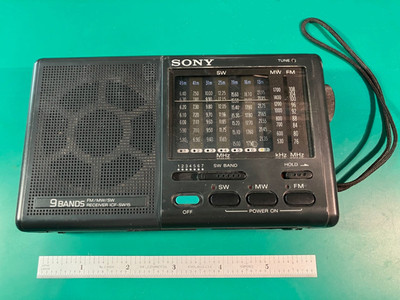 SONY ICF-SW15  FM / MW (AM) /SW 9 Band Shortwave Radio, Works , Used
