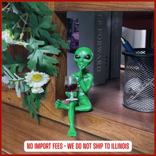 Alien Holding Wine Statue Sci Fi Figurine Desktop Bookshelf Home Decor Gift