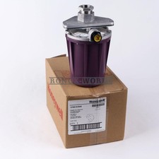 1PCS NEW Honeywell C7061A 1046 UV Flame Detector C7061A1046