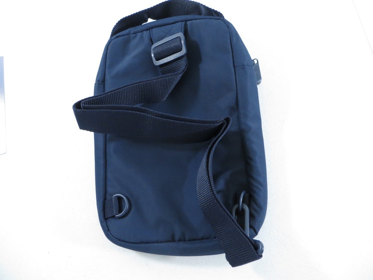 Disney Vacation Club DVC Member Crossbody Bag 2025 Navy Blue W