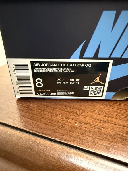 Air Jordan 1 Retro OG Low Obsidian UNC Talla 8 Nuevo 2