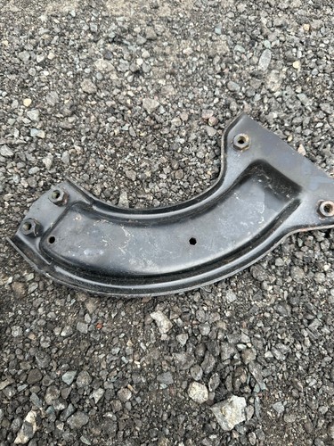 2000-2006 GMC Yukon XL 1500 Front Left Fender Bracket 15709453 OEM - Picture 3 of 4