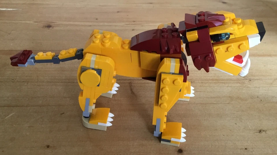 LEGO Creator 31112 Wild Lion, photo 3 of 5