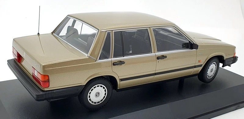 Minichamps escala 1/18 diecast 155 171700 - Volvo 740 GL 1986 - dorado Foto 2 de 4