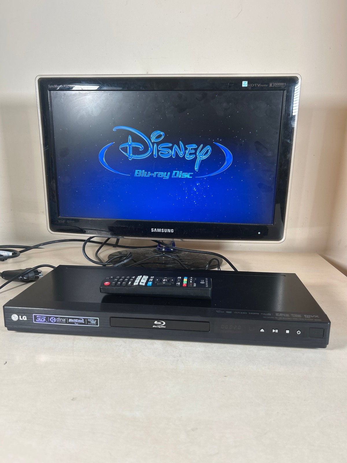 LG BD660 3D Blu-ray Disc Player Full HD 1080p HDMI Network Remote