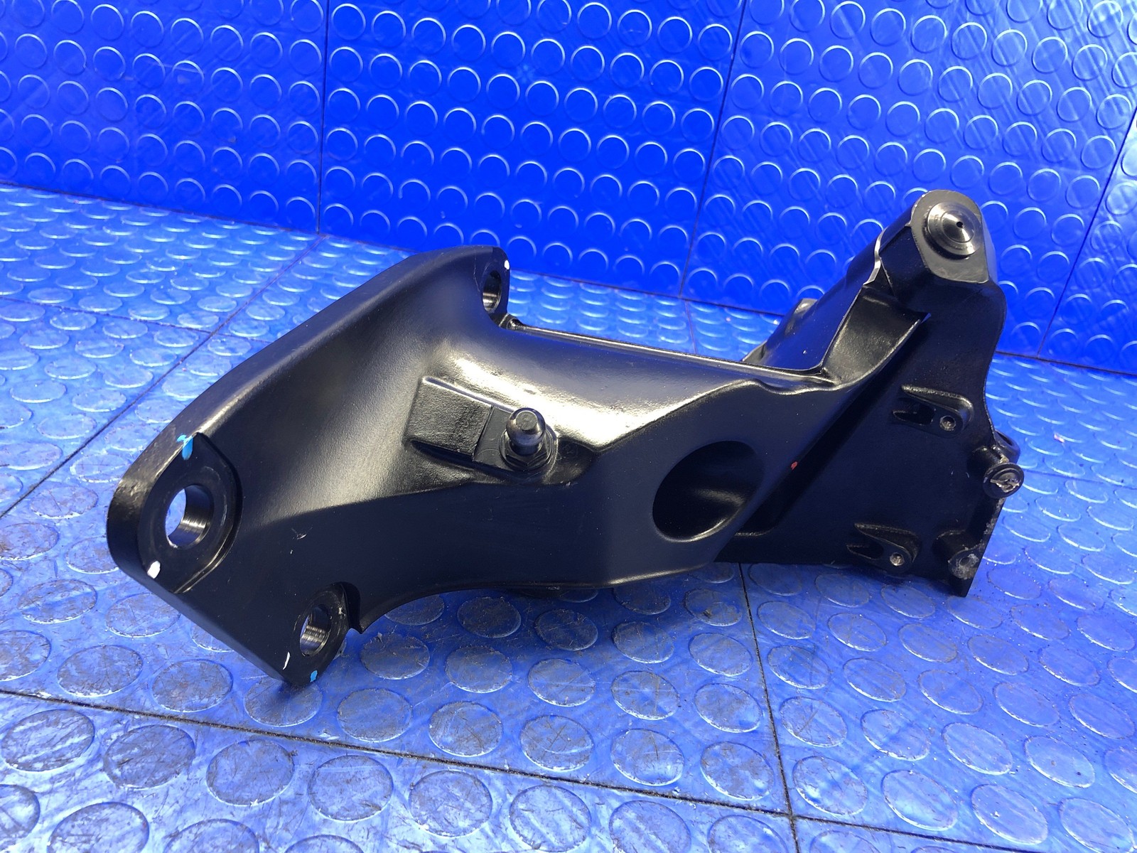 2016 2017 2018 2019 2020 2021 MCLAREN 570S OEM FRONT RIGHT SIDE DOOR HINGE