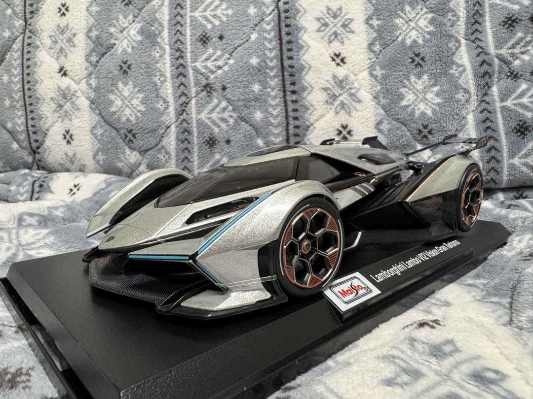 Lamborghini V12 Vision Gran Turismo 1/18 Scale Silver Used | eBay