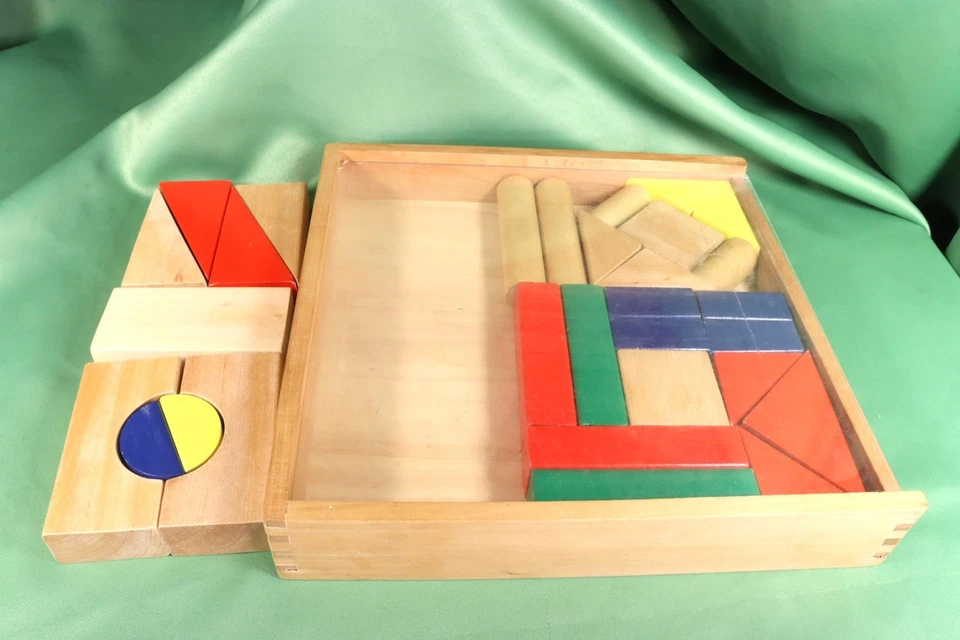 Set di costruzione in legno. Completo. Architettura. Set di costruzione in legno - Immagine 4 di 4