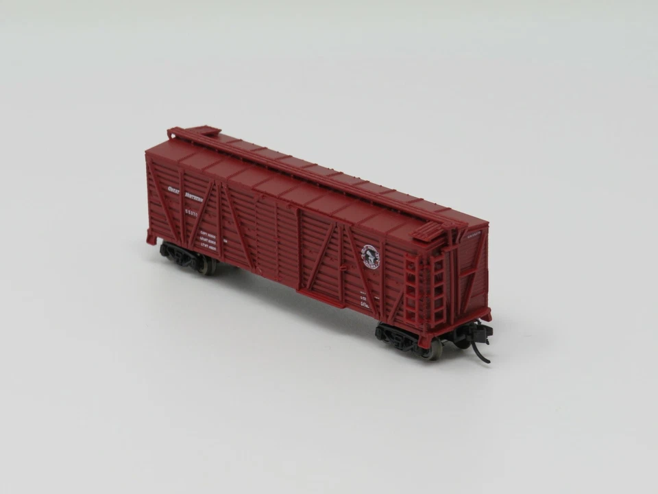 Broadway Limited 3569 Great Northern K7A Stock Car Chicken Sound N Scale  - Image 2 of 4