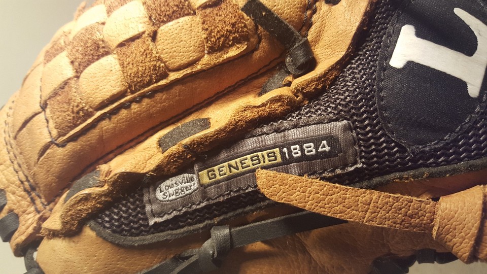 Louisville Slugger Softball Baseball Glove Mitt Genesis 1884