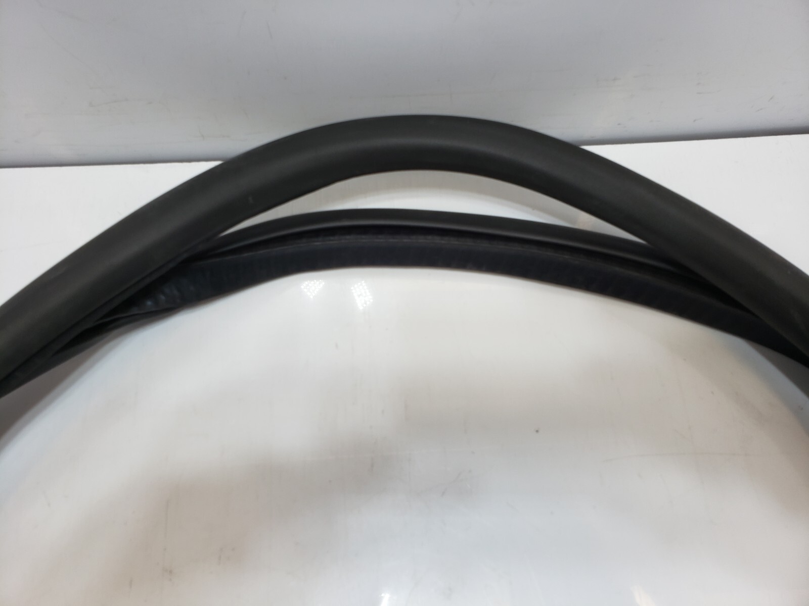✅ 2010-2014 OEM Rolls Royce Ghost RR4 Rear Left Driver Side Door Weather Strip