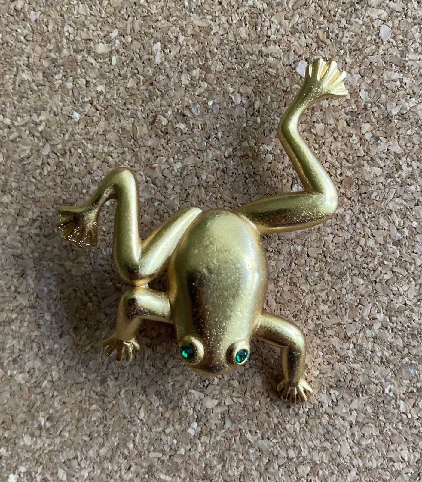 Carolee Vintage Frog Pin “Matt Gold Emerald Eyes” MIN… Gem