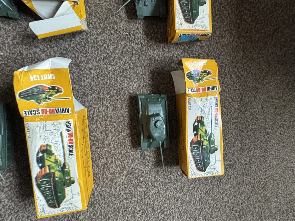 Airfix HO OO T34 Russian Tank in Box - VERY RARE AND COLLECTABLE NEW UNUSED X1 - Image 3 of 4