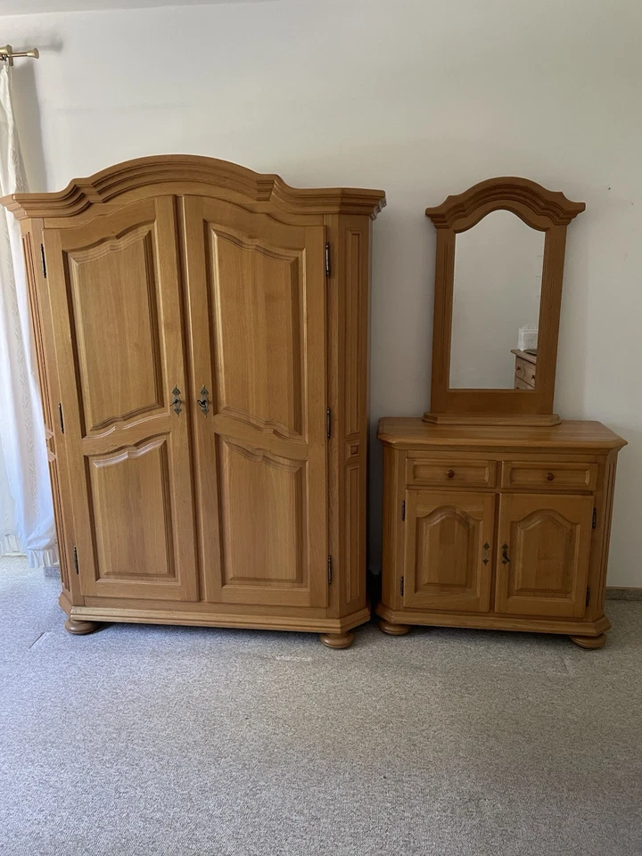 Sehr schöne Garderobe aus Holz 