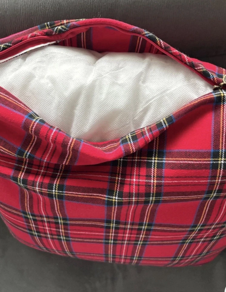 Pier 1  Imports Pillows (2) Christmas plaid Tartan 19"x19" with inserts - Image 3 of 4