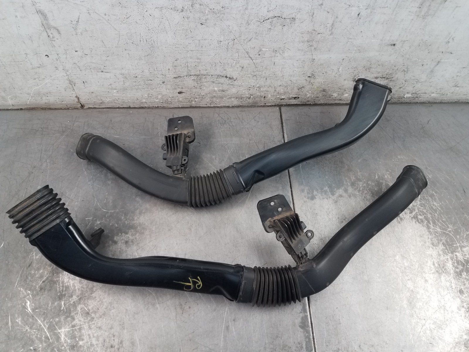2017 Audi R8 V10 Plus Spyder Air Filter Housings / Intake Pipes / Carbon #4720