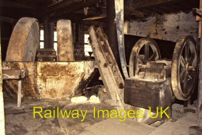 Foto - Thwaite Mills Stourton - Brech- und Mahlmaschinen um 1993