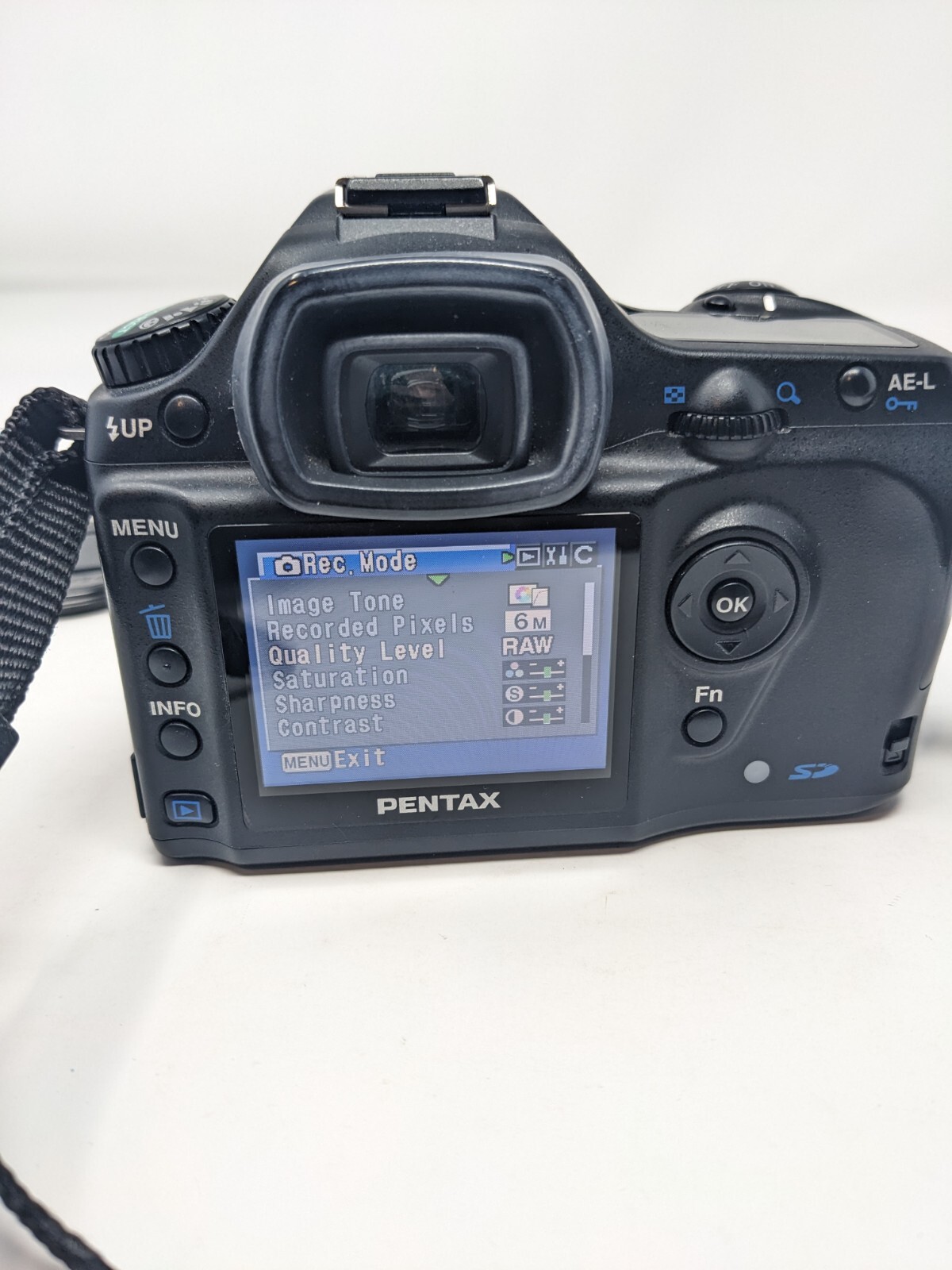 Pentax istD L Digital SLR Camera With Batterys eBay