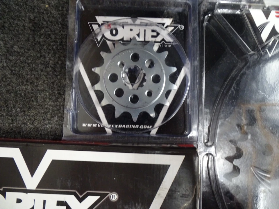 Vortex CK2257 Sprocket Chain Kit STL/ALU 14/37T BLK SX3 520-108L Honda CBR300R - Image 3 of 4