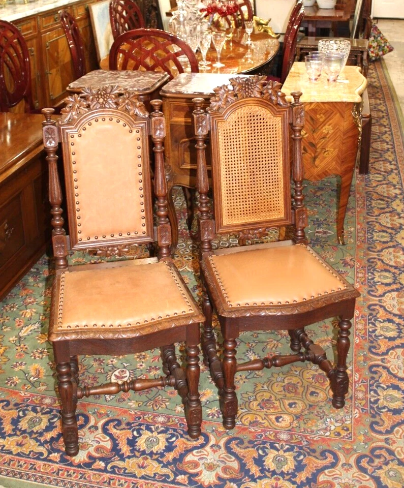 Juego de 2 sillas de comedor francesas antiguas renacentistas de roble con tapicería de cuero Foto 4 de 4