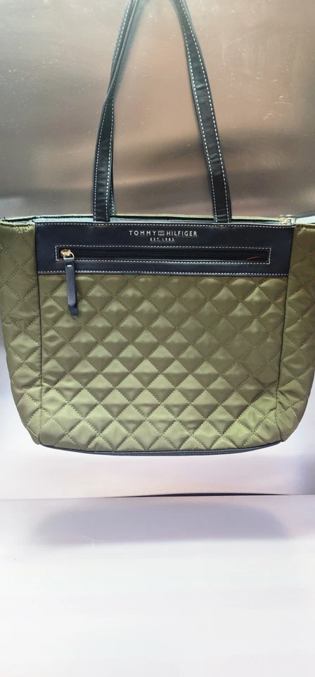 Tommy Hilfiger оливковый зеленый выстеганная наплечная сумка с короткими ручками сумочки/синий отделки 14 x 11». См. - Изображение 3 из 4