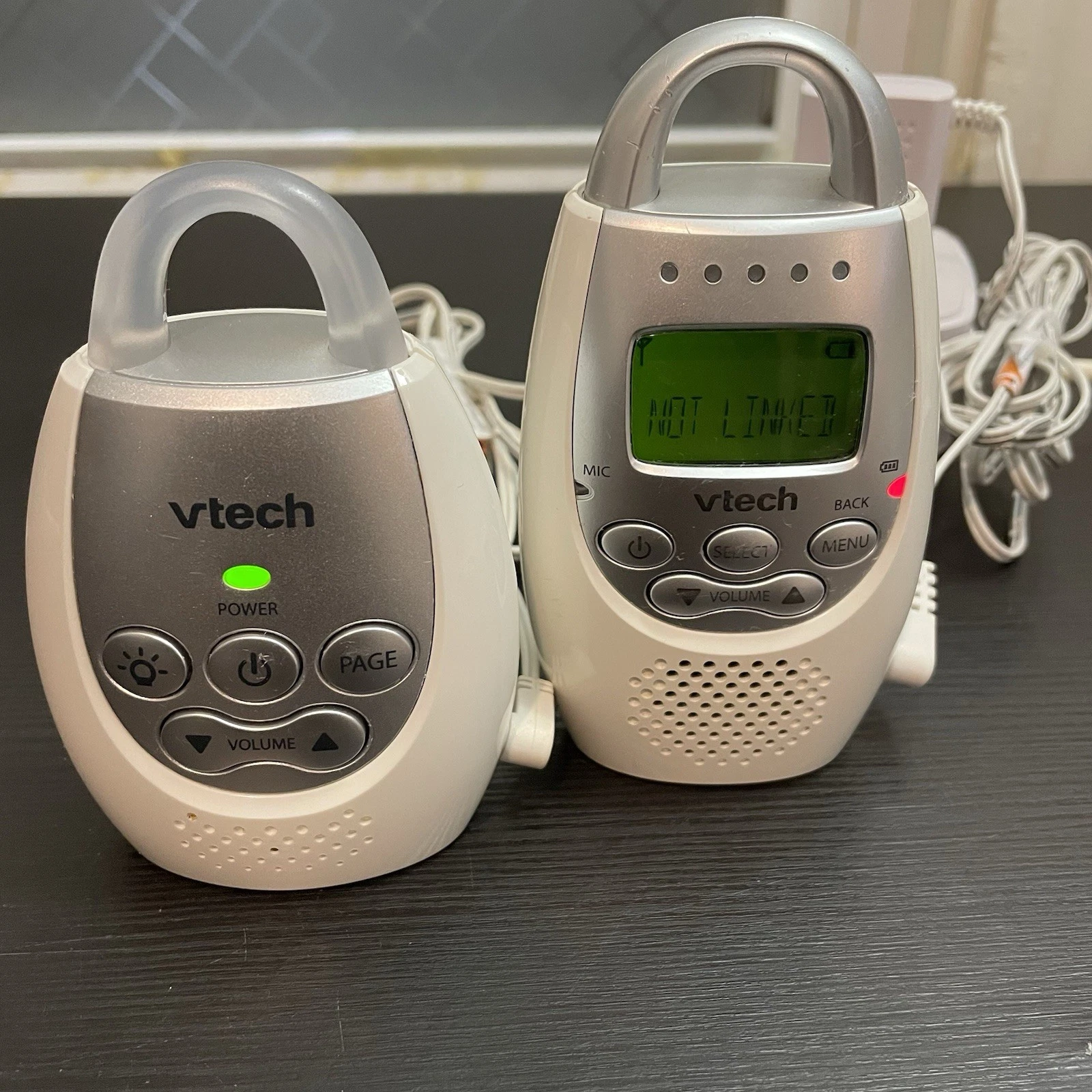 ✅VTech DM221 Safe & Sound Digital Audio Baby Monitor Parent & Baby Unit #️⃣0088
Opens in a new windo