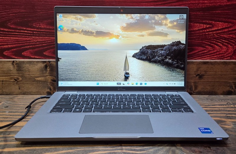 *Dell Latitude 5420 (P137G) Laptop (16gb,256,11th Gen i7-1185G7) w/ Charger*