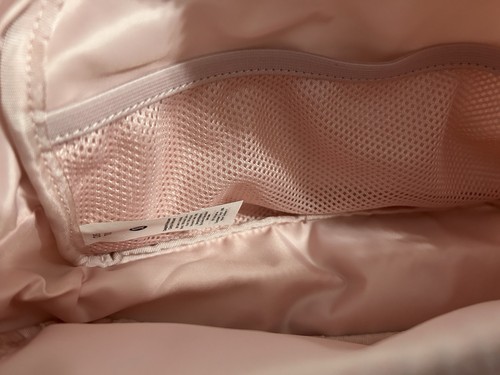 marsupio lululemon city essentials 4L rosa a filo nuovo con etichetta NUOVO - Foto 6 di 10