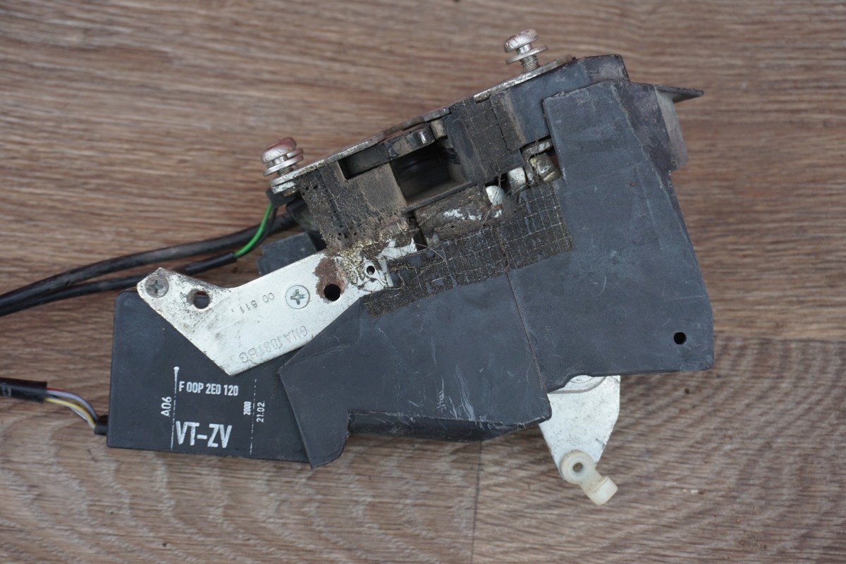 1998-2003 Jaguar XJ8 XJR Front Left Driver Door Latch Lock