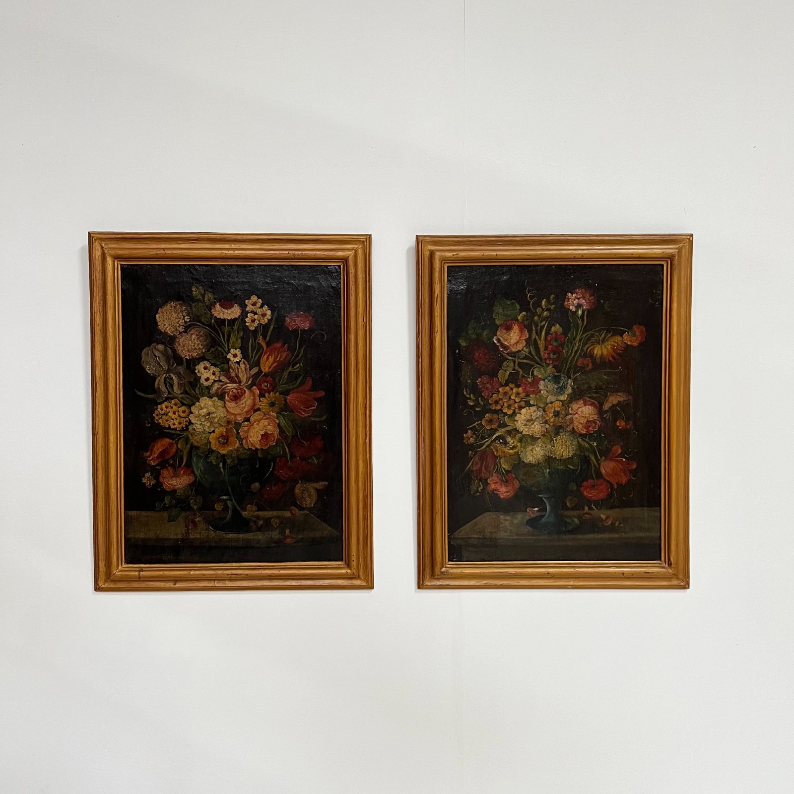 Painting, oil on canvas, pair of large still lifes flowers 18th century