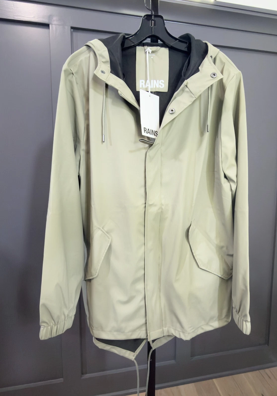 NWT Rains Fishtail Jacket W3 Drift Light Beige Men's M Hooded Raincoat MSRP $155