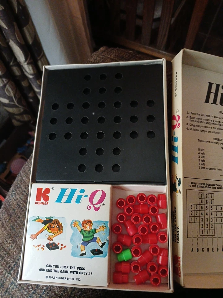 Vintage 1972 Kohner Hi-Q Peg Board Puzzle Game Skill Solving - Image 2 of 4
