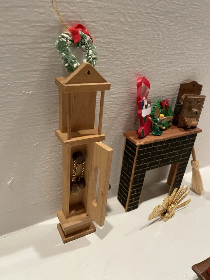 Collection of Vintage Dollhouse Miniatures & Accessories - Image 3 of 4