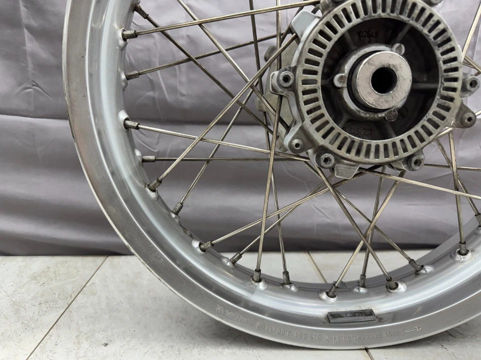 Llanta trasera recta BMW F650 GS F650GS 2003 Dakar 17 x 3,00 Foto 2 de 4