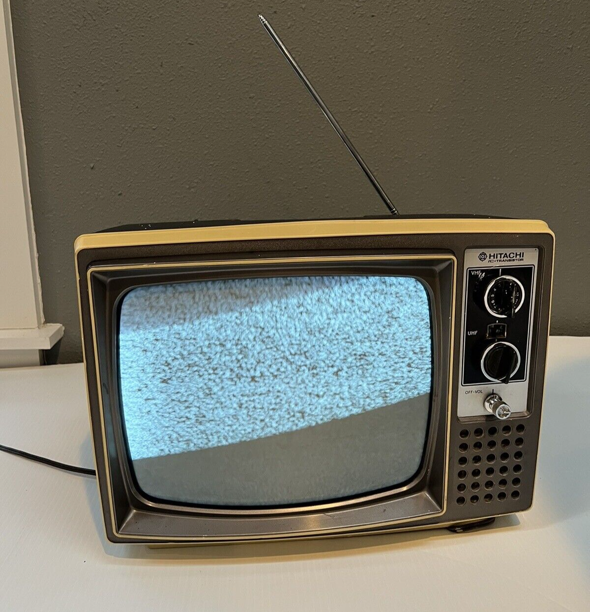 テレビ HITACHI TRANSISTOR TV RECEIVER VTG Hitachi TV Television 1976 Working Model P-05 Transistor