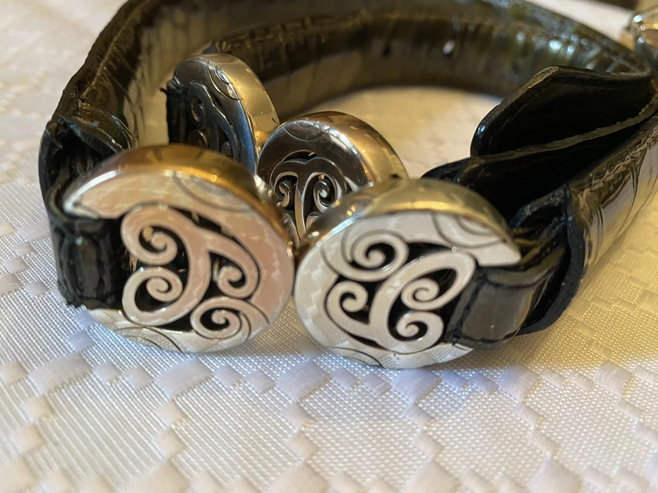 Кожаный ремень Chico's размер S 30-34 дюйма черный с крокодиловым принтом с серебристыми акцентами - - Изображение 2 из 3