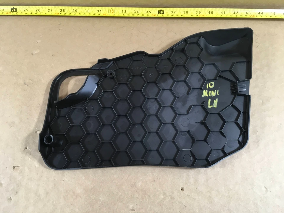 Mini Cooper 2010 lado izquierdo debajo del tablero calentador soplador ventilador cubierta 3422670 OEM. Foto 3 de 4