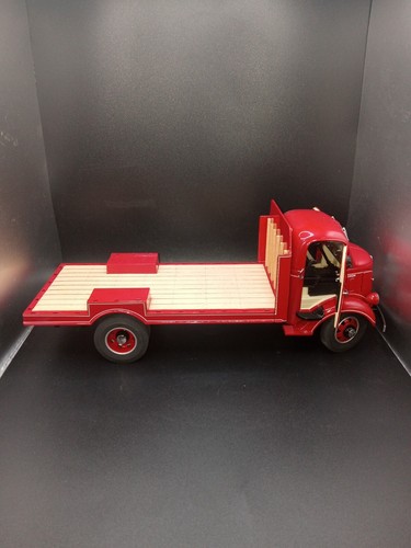 Danbury Mint 1938 GMC Budweiser Delivery Truck Kegs Stake-Sides 1:24 Red - 第 4/8 張圖片