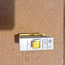 WYLEX 20A Type B Push/Plug-In Circuit Breaker ~ B20 20 Amp MCB ~Inc.Base~ Yellow