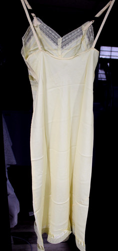 BEAUTIFUL SMC ST MICHAEL MARKS & SPENCER SLIP SZ 32 RAYON/NYLON  LIGHT YELLOW