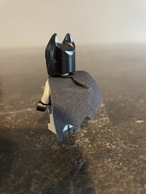 LEGO Batman Light Gray Suit Classic Minifig Figure 7779 7780 7782 Vintage 2006